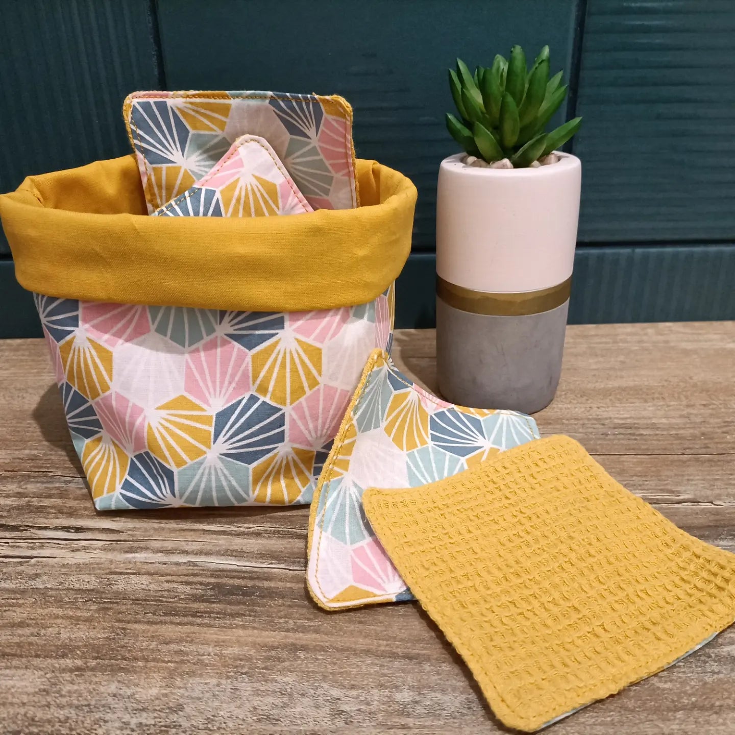 10 Lingettes démaquillantes lavables avec son panier